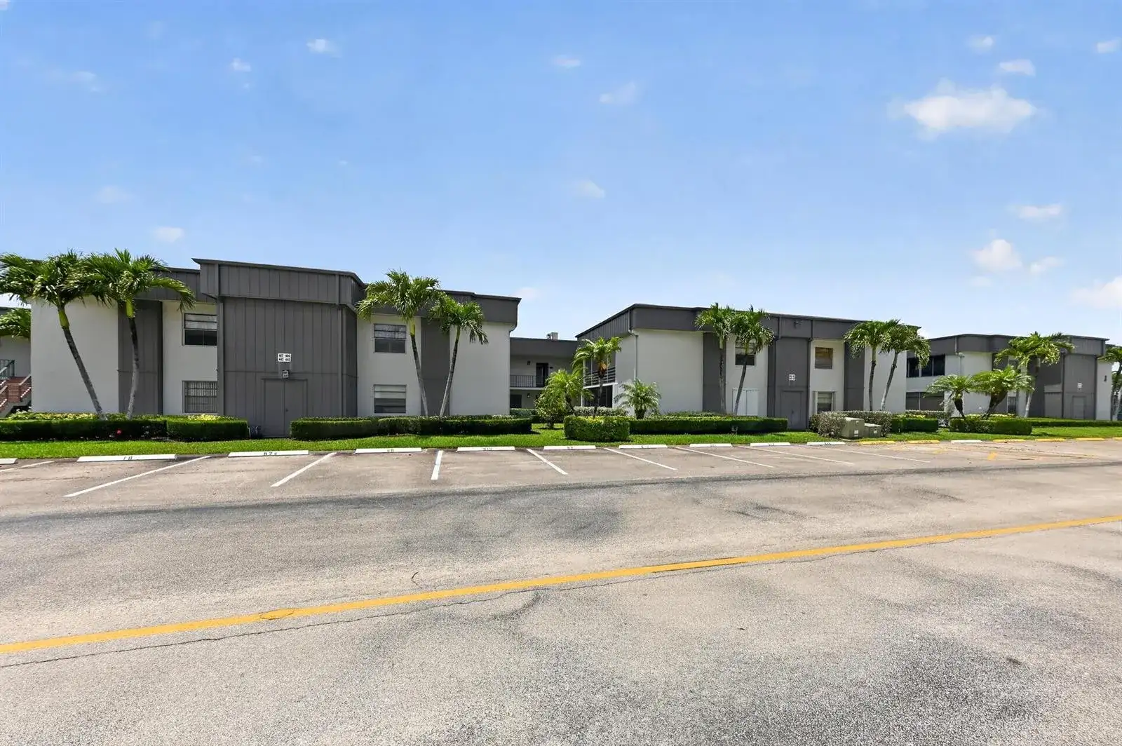 464 Piedmont J, Delray Beach FL 33484 photo 4