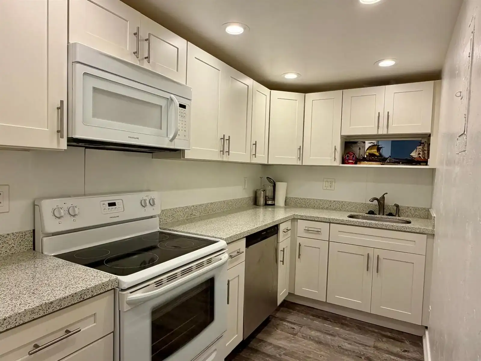3000 Riomar Street # 410, Fort Lauderdale FL 33304