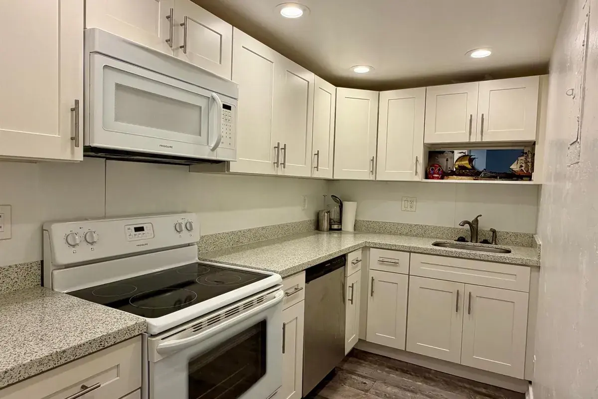 3000 Riomar Street # 410, Fort Lauderdale FL 33304