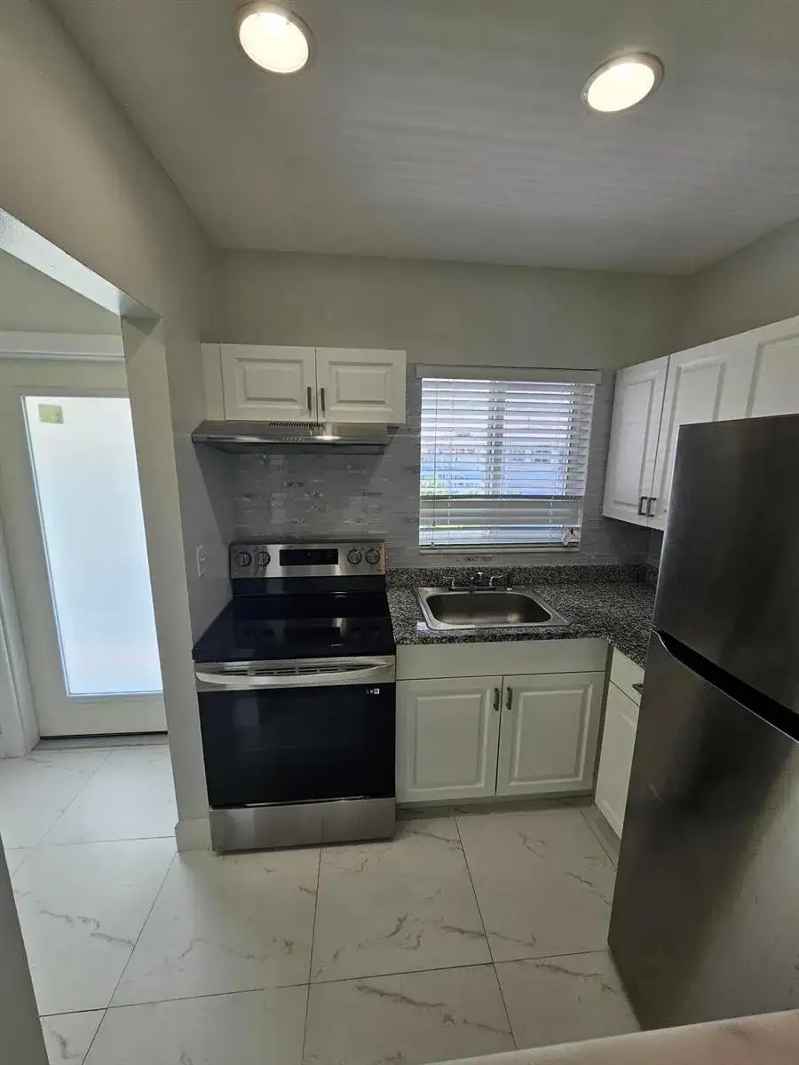1115 Lake Terrace # 208, Boynton Beach FL 33426 photo 3