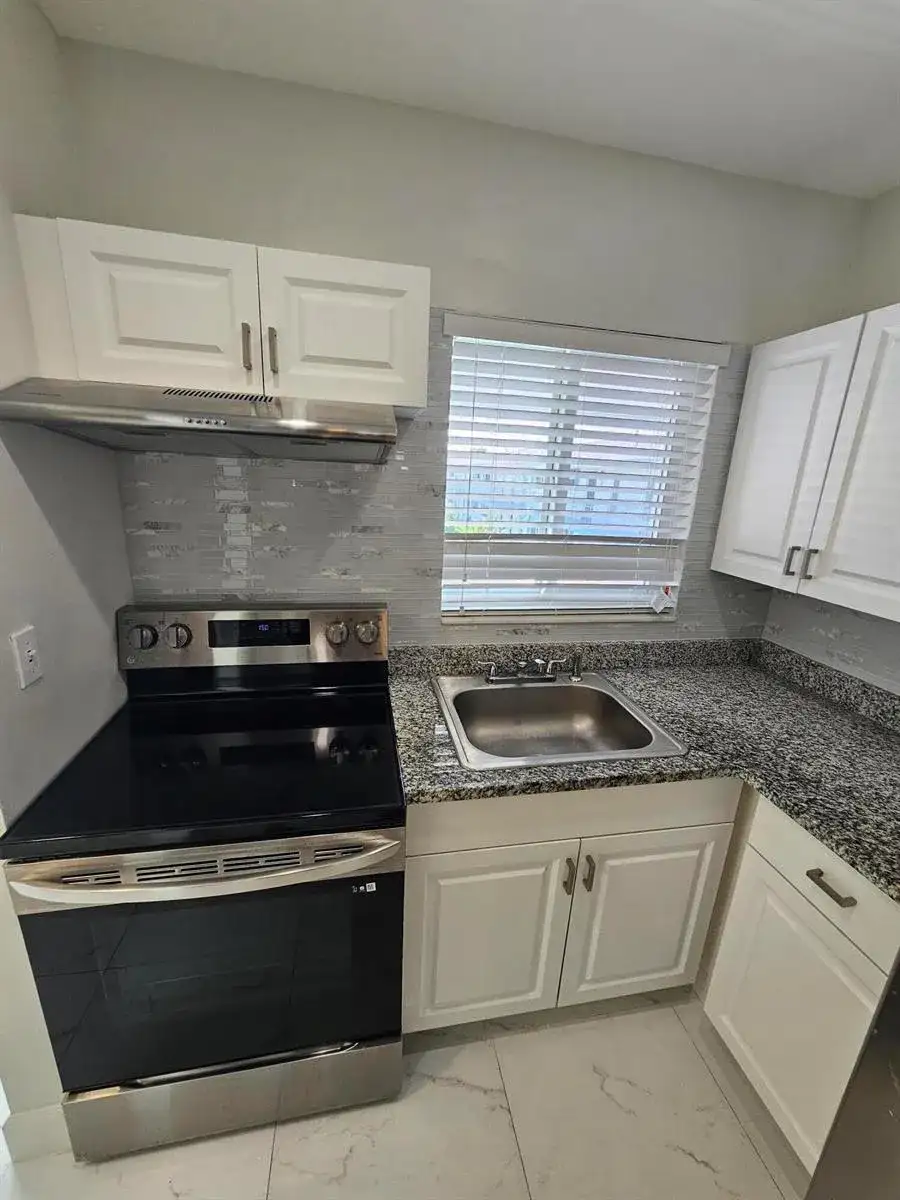 1115 Lake Terrace # 208, Boynton Beach FL 33426 photo 4