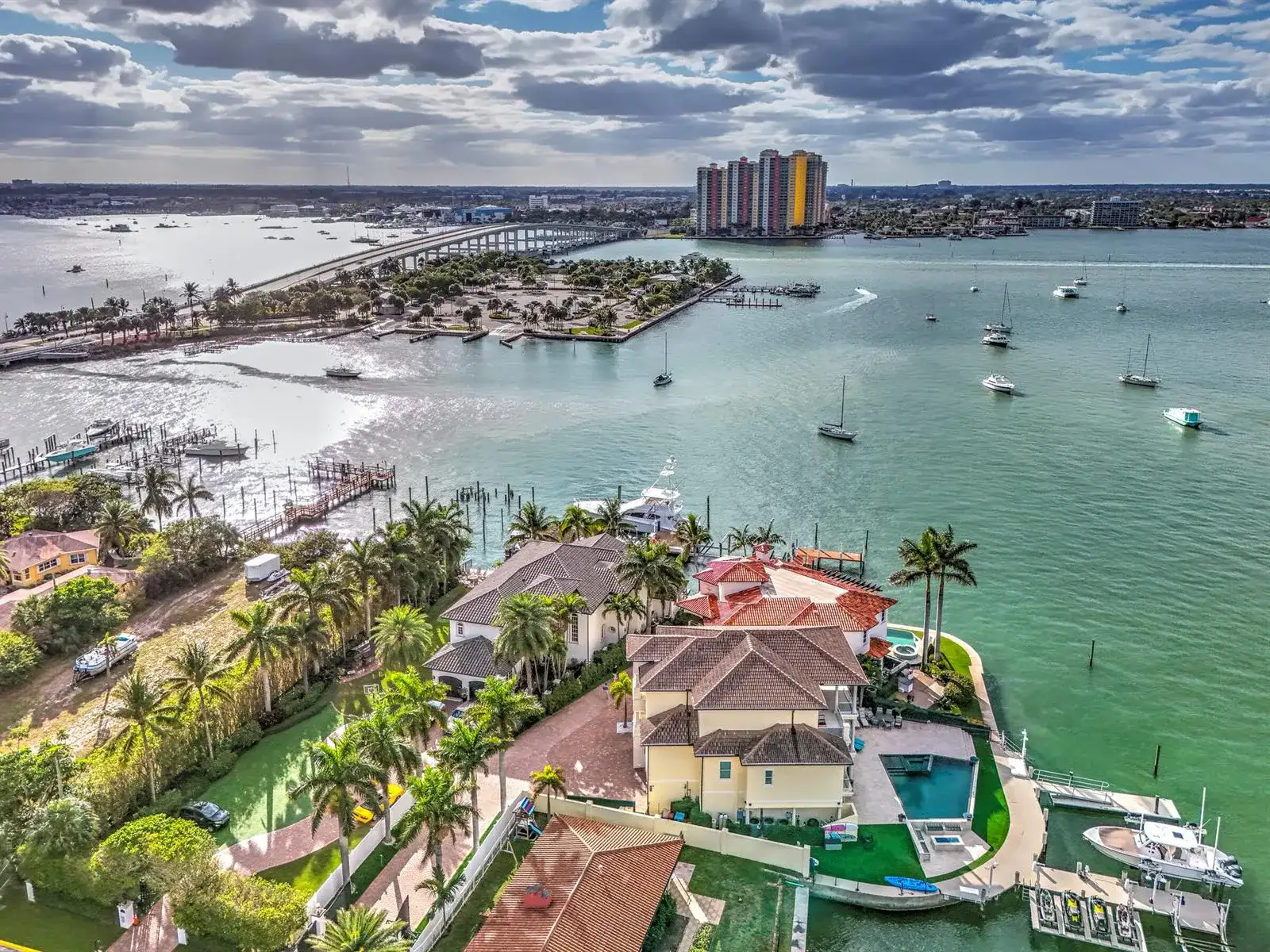 2775 Lake Drive, Singer Island FL 33404 photo 4