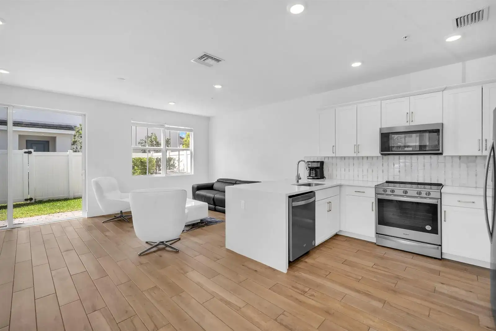 17002 SW 1st Street, Pembroke Pines FL 33027 photo 2