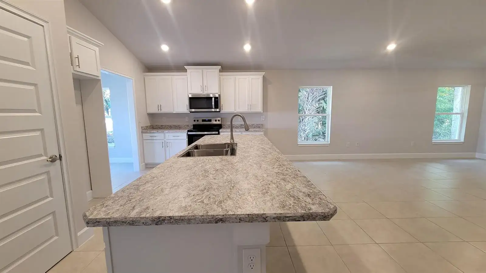 8844 Waterstone Boulevard, Fort Pierce FL 34951 photo 4