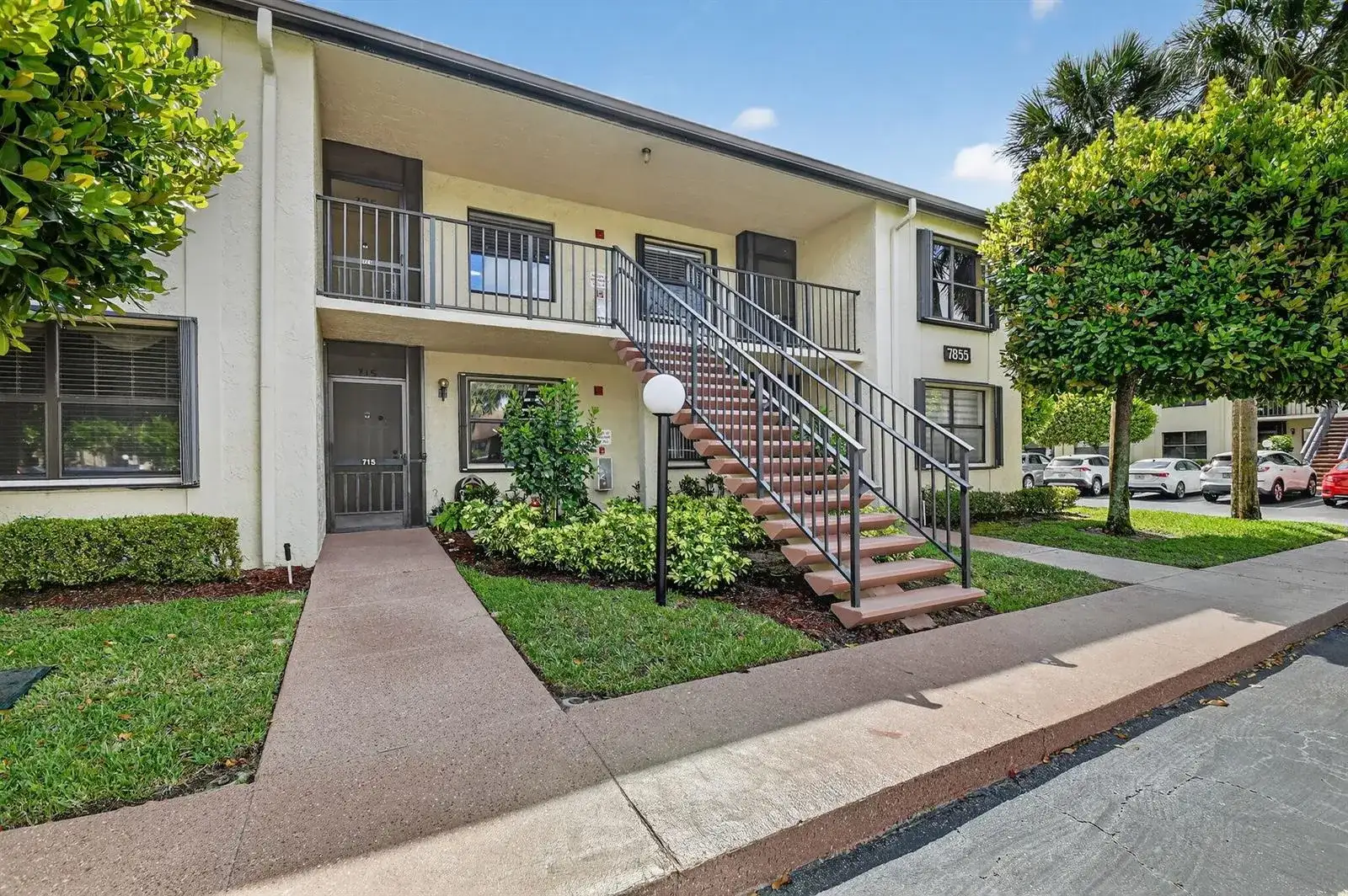 7855 Willow Spring Drive # 725, Lake Worth FL 33467 photo 3