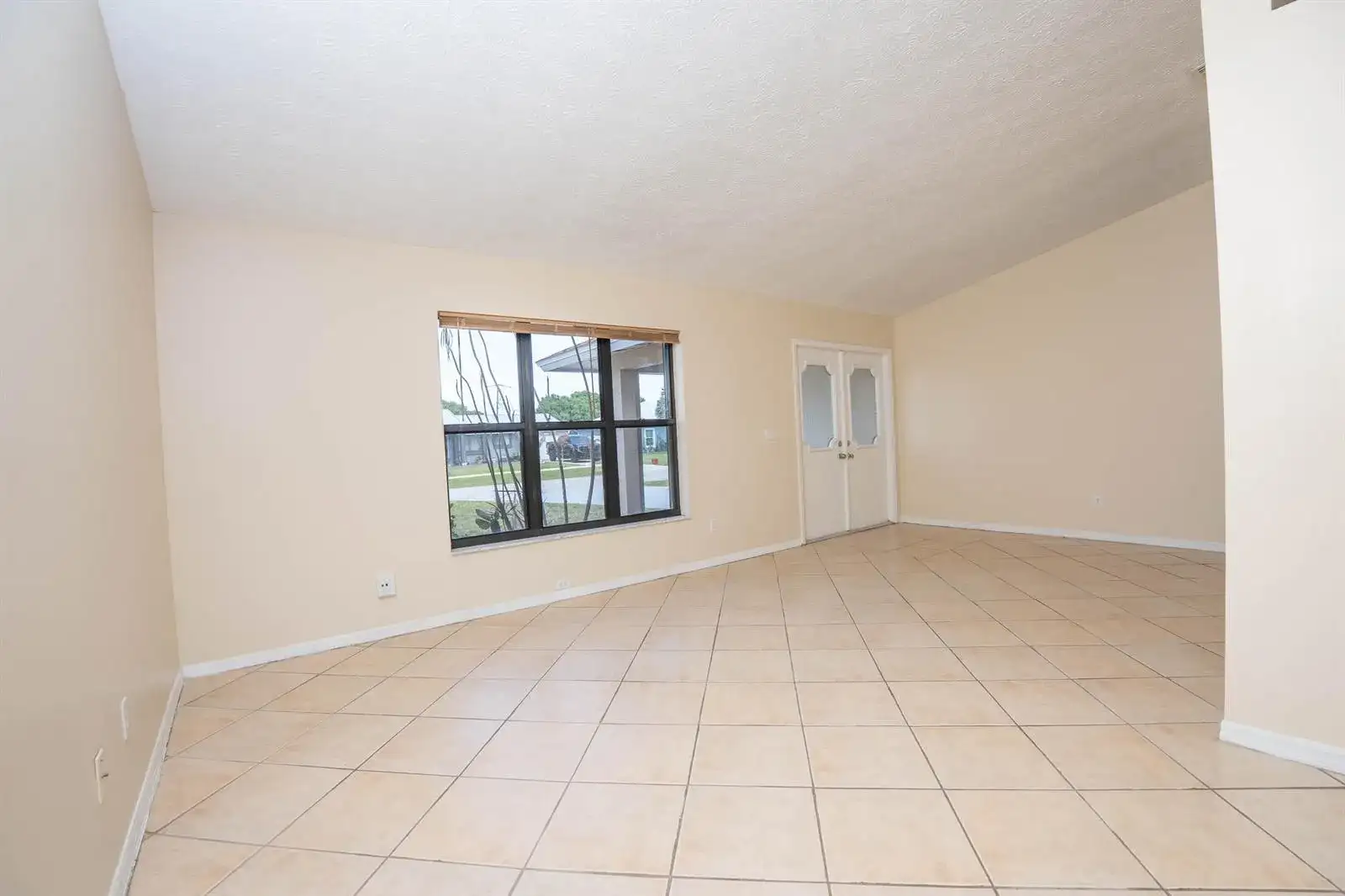 2456 SE Trail Avenue, Port St. Lucie FL 34952 photo 4