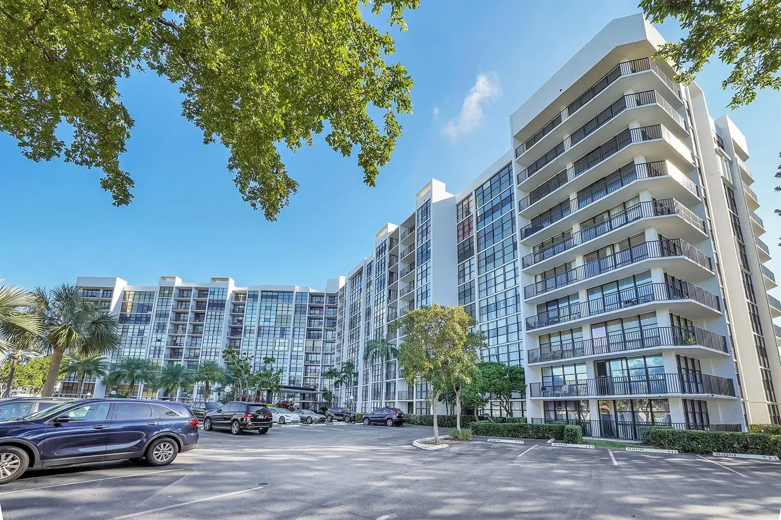 1000 Parkview Drive Unit 306, Hallandale Beach FL 33009