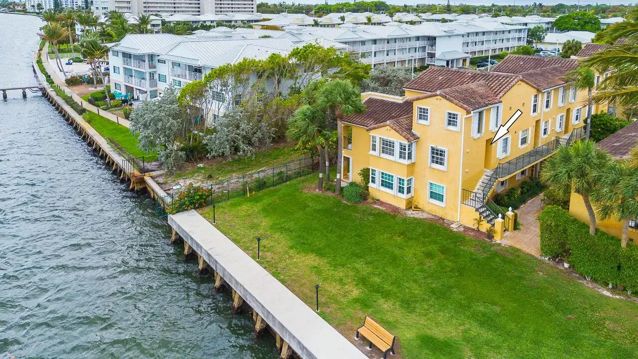 1060 Lake Shore Drive # 201, West Palm Beach FL 33403