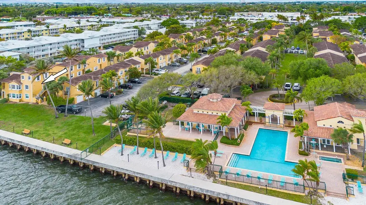 1060 Lake Shore Drive # 201, West Palm Beach FL 33403 photo 3