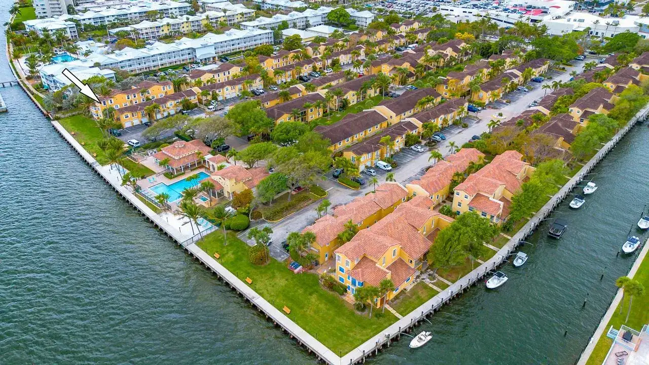 1060 Lake Shore Drive # 201, West Palm Beach FL 33403 photo 4