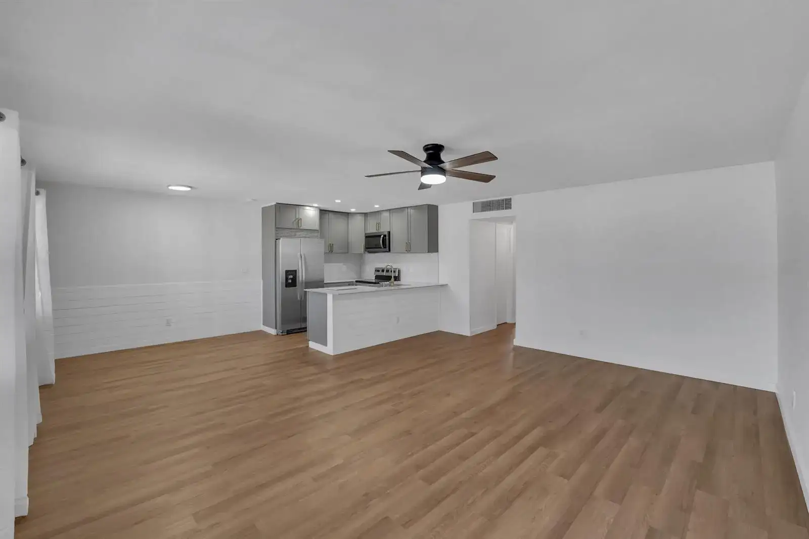 5203 NE 24th Terrace # B207, Fort Lauderdale FL 33308 photo 2