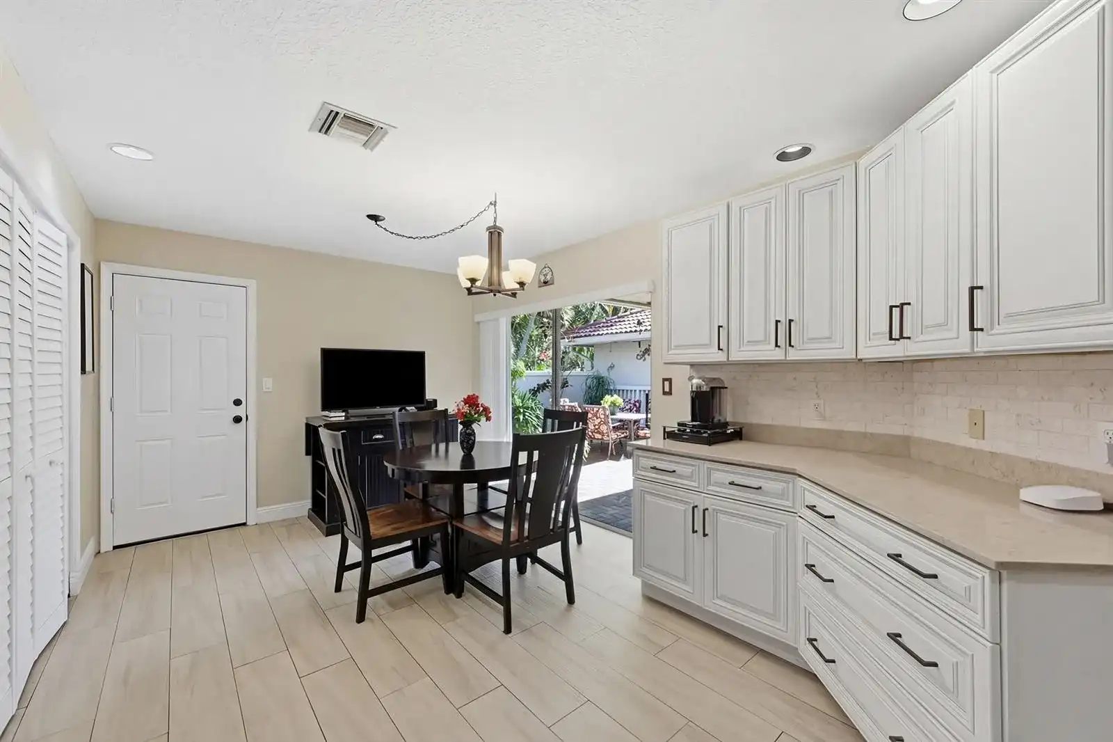 4115 Carriage Drive # P2, Pompano Beach FL 33069