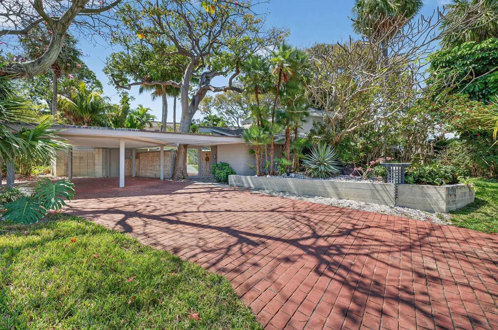 2040 Coral Reef Drive, Lauderdale By The Sea FL 33062