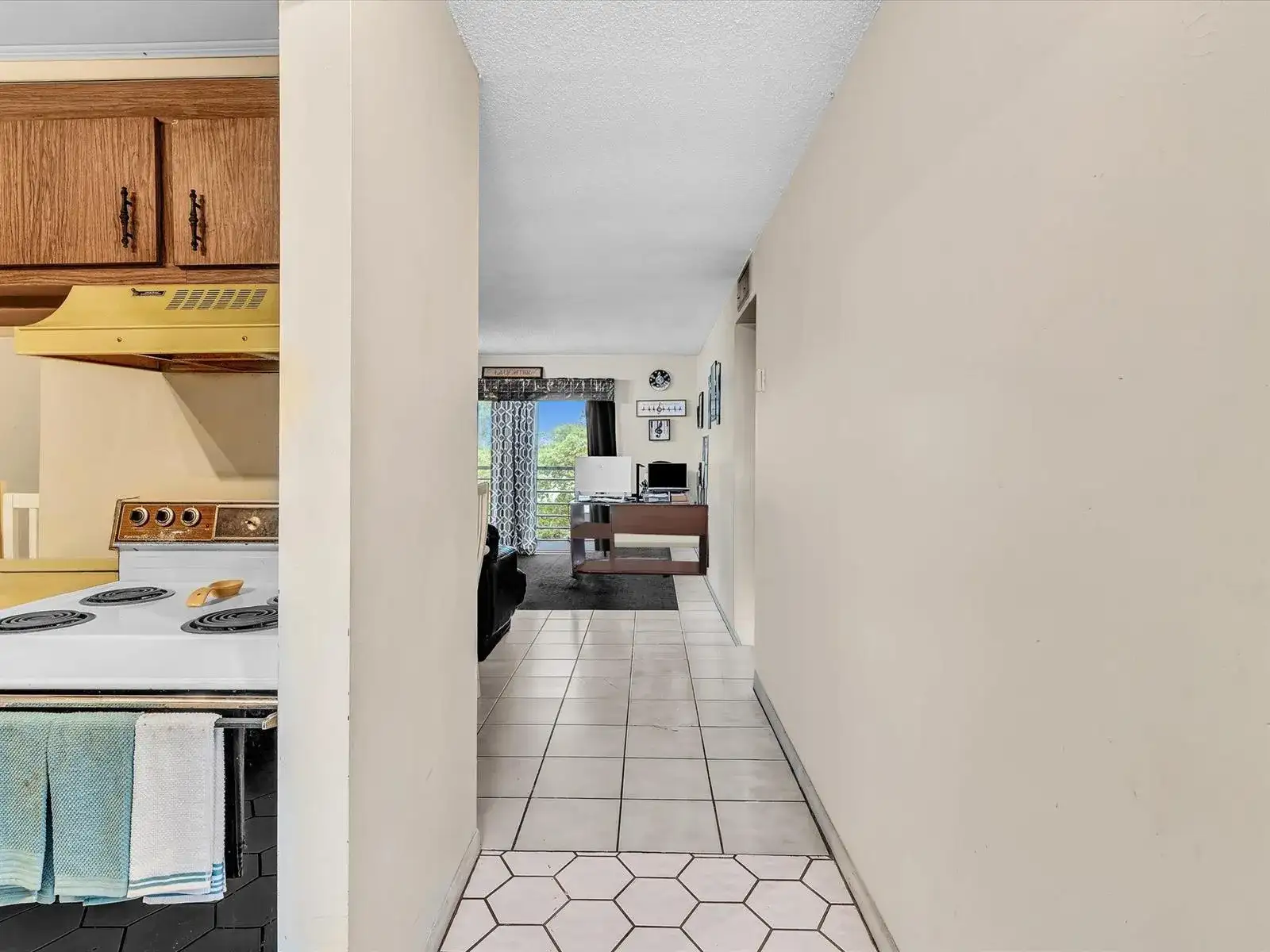 2800 NW 56th # A404, Lauderhill FL 33313 photo 3