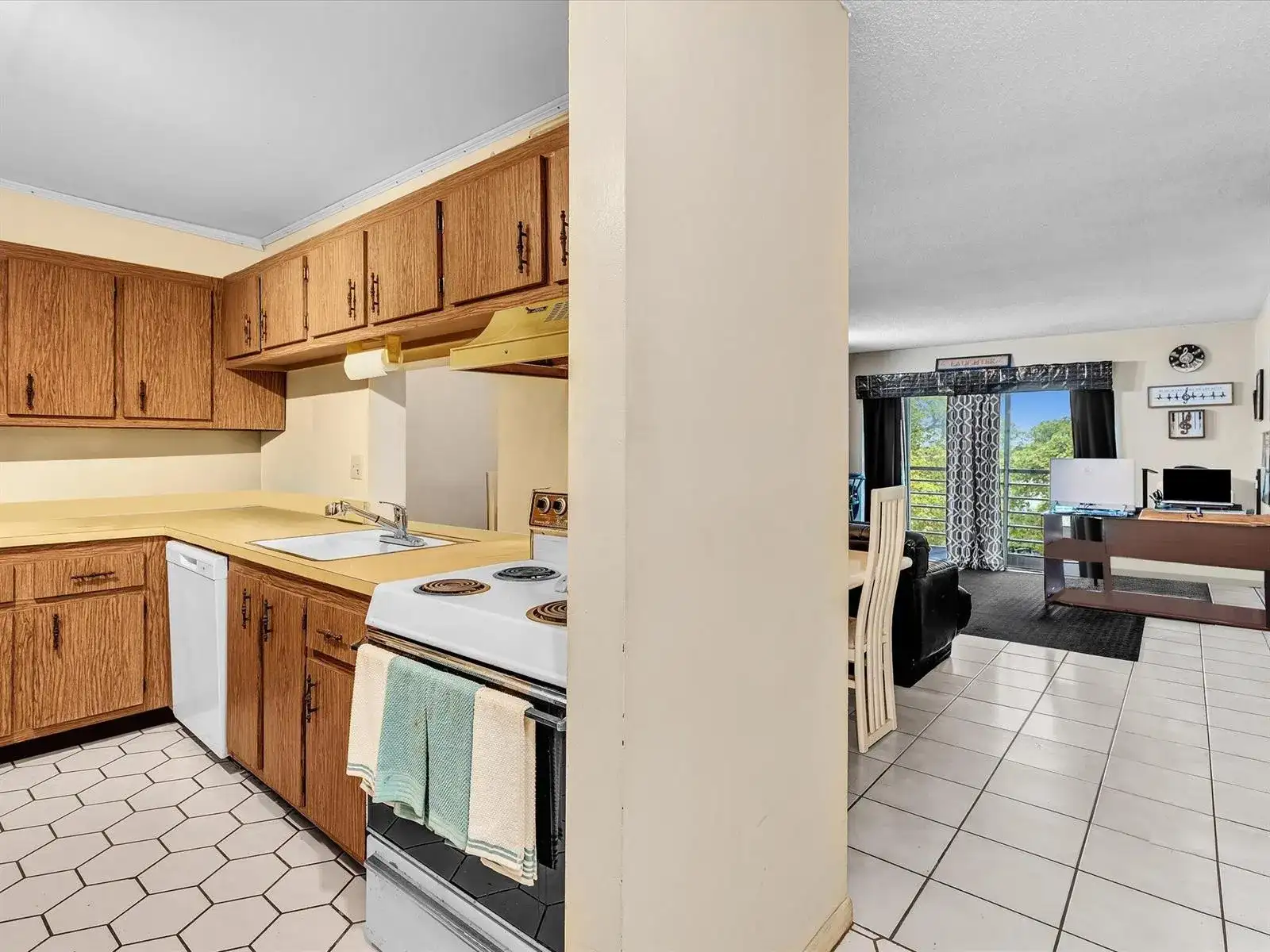 2800 NW 56th # A404, Lauderhill FL 33313 photo 5