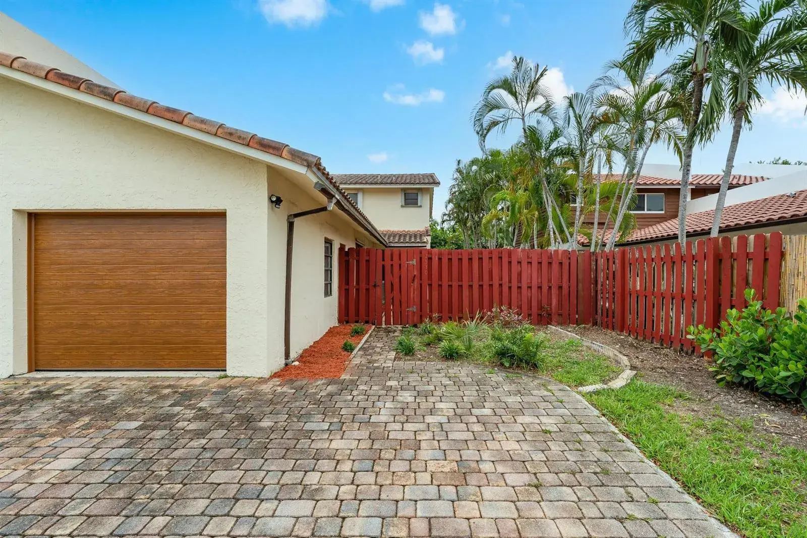 2530 NE 9th Street # 1, Fort Lauderdale FL 33304