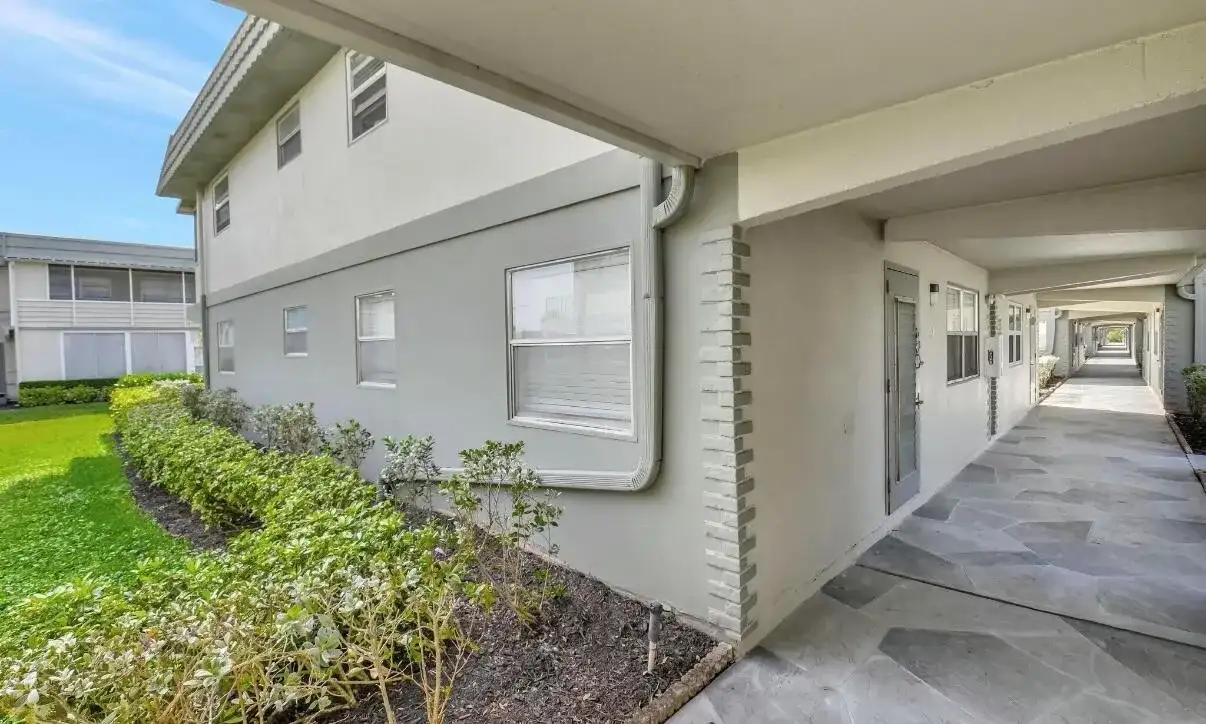581 Monaco Boulevard # 581, Delray Beach FL 33446 photo 4