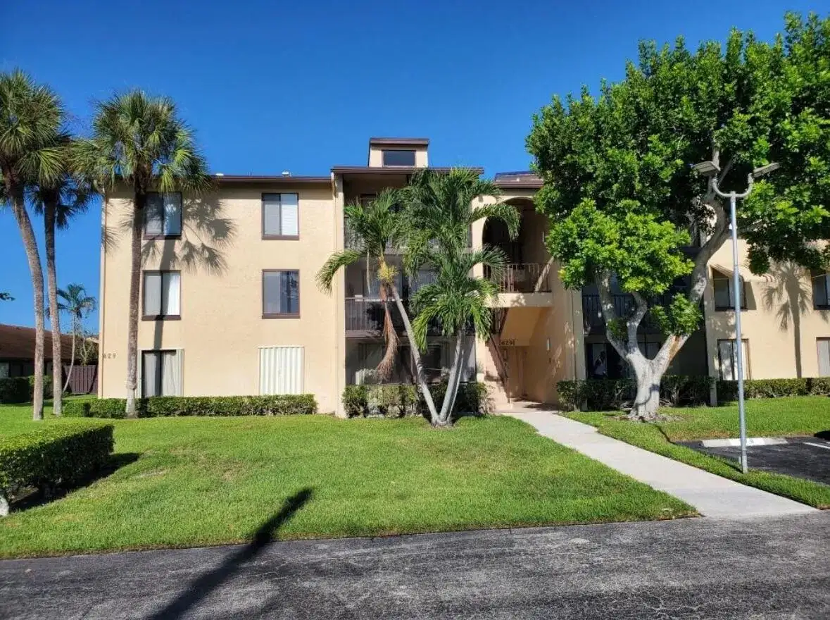 629 Sea Pine Way # A1, FL 33415 photo 2
