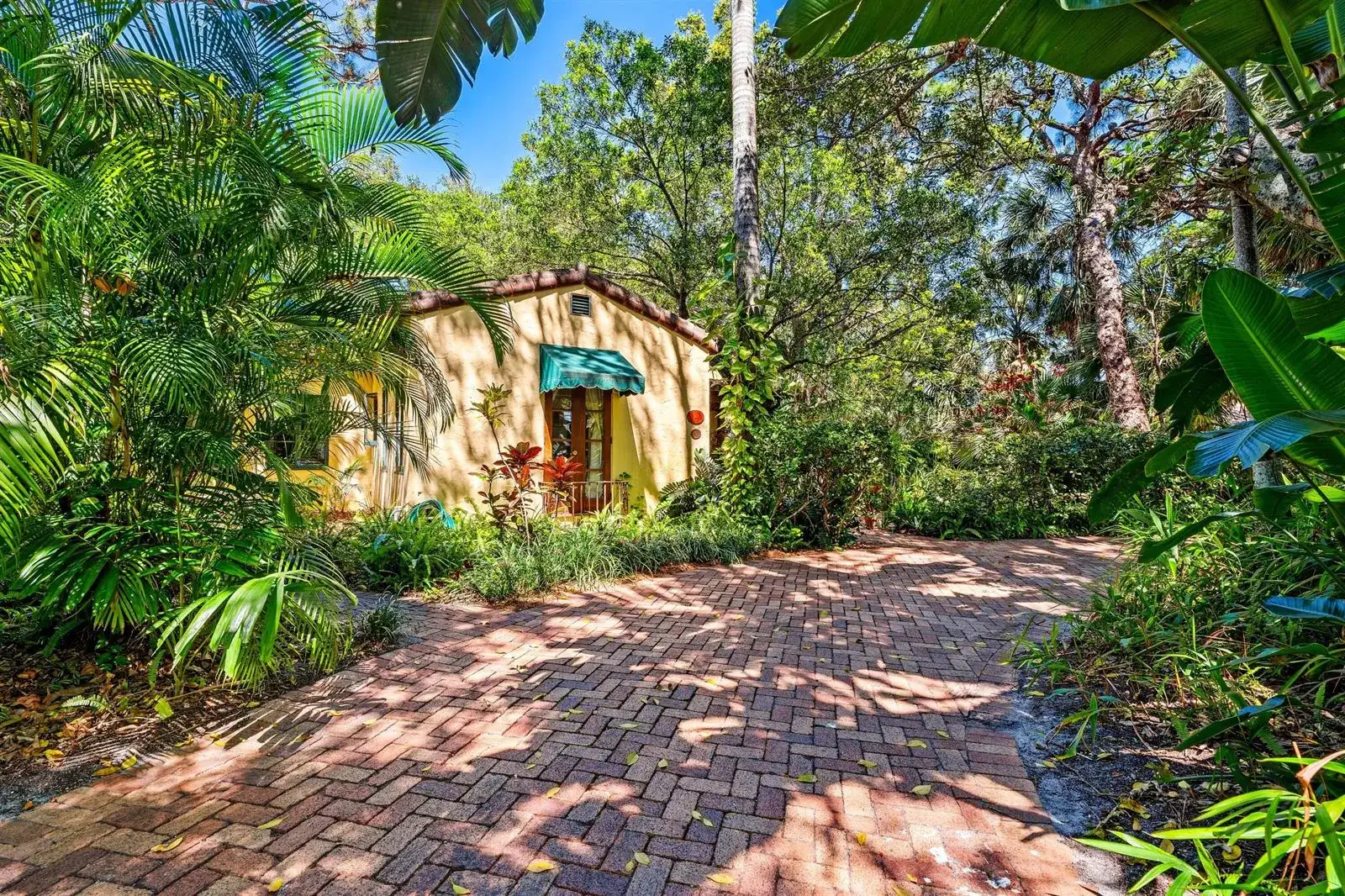 825 Alamanda Street, Boca Raton FL 33486 photo 2