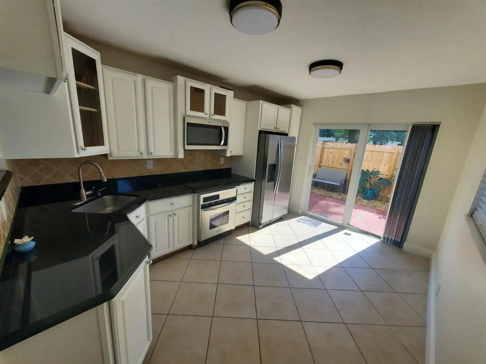 313 SW 1st Court SW # 4, Pompano Beach FL 33060 photo 3