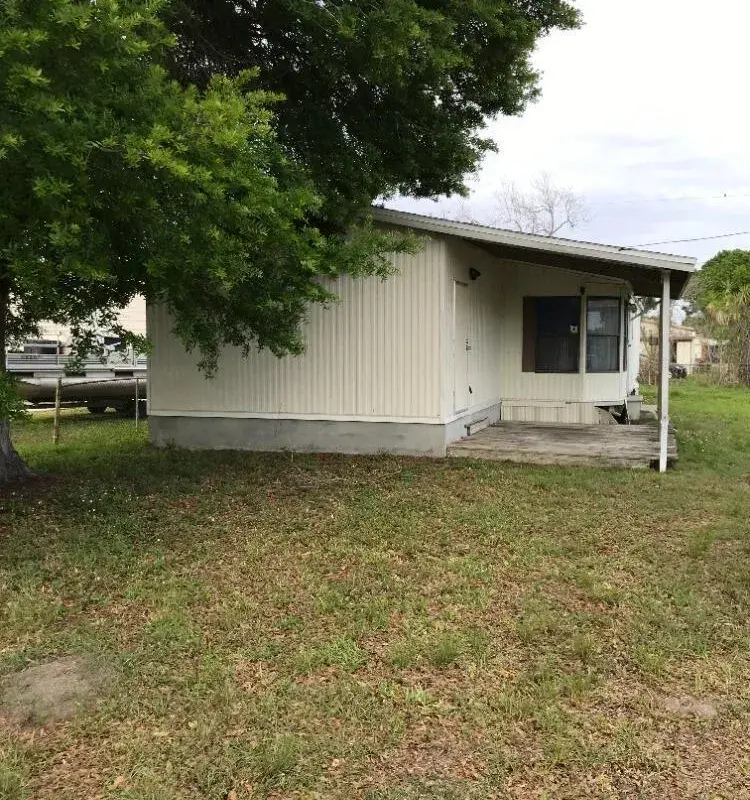 1095 Casey Lane, Okeechobee FL 34974