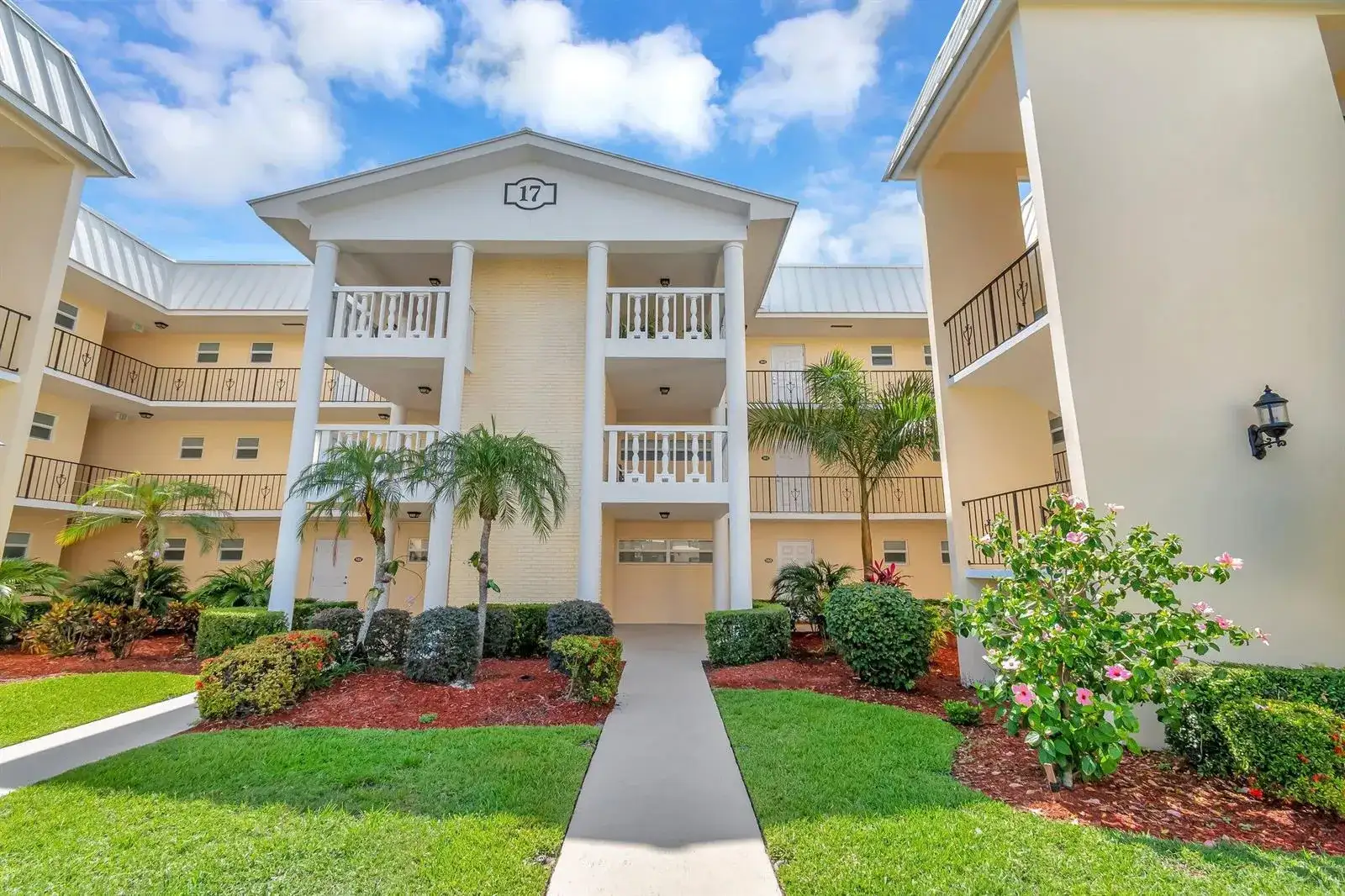 17 Colonial Club Drive # 204, Boynton Beach FL 33435 photo 4