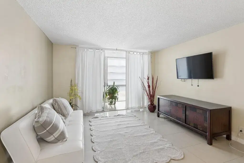 3141 NW 47th Terrace # 124, Lauderdale Lakes FL 33319 photo 2