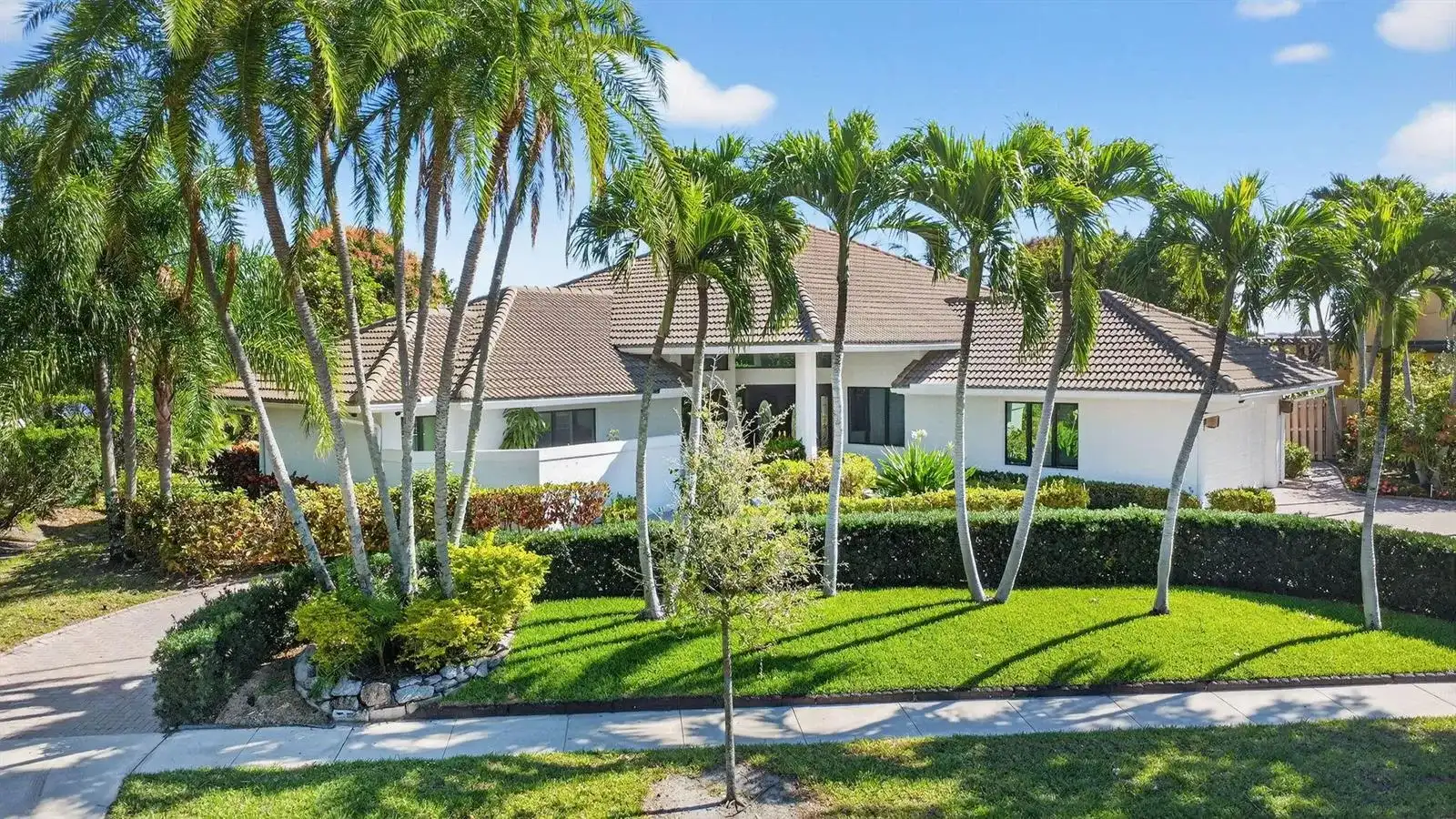 2410 Embassy Drive, West Palm Beach FL 33401