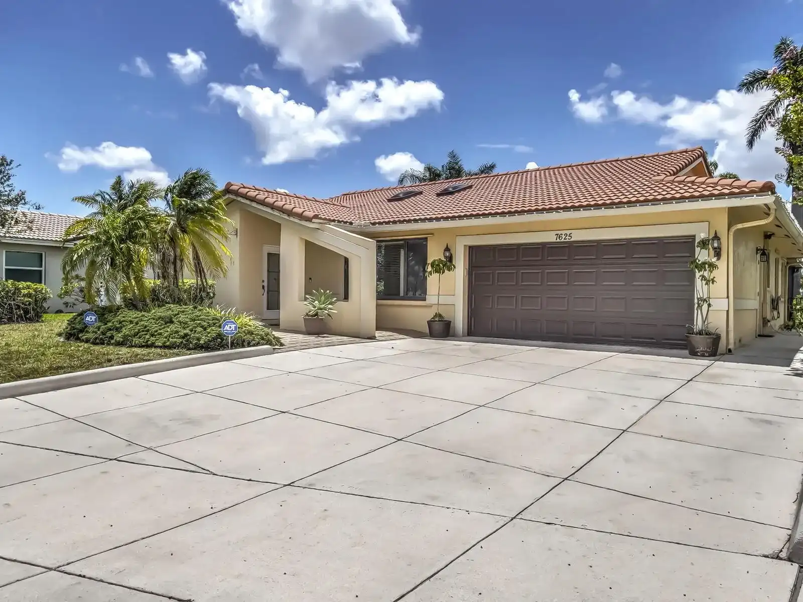 7625 Sunflower Drive, Margate FL 33063