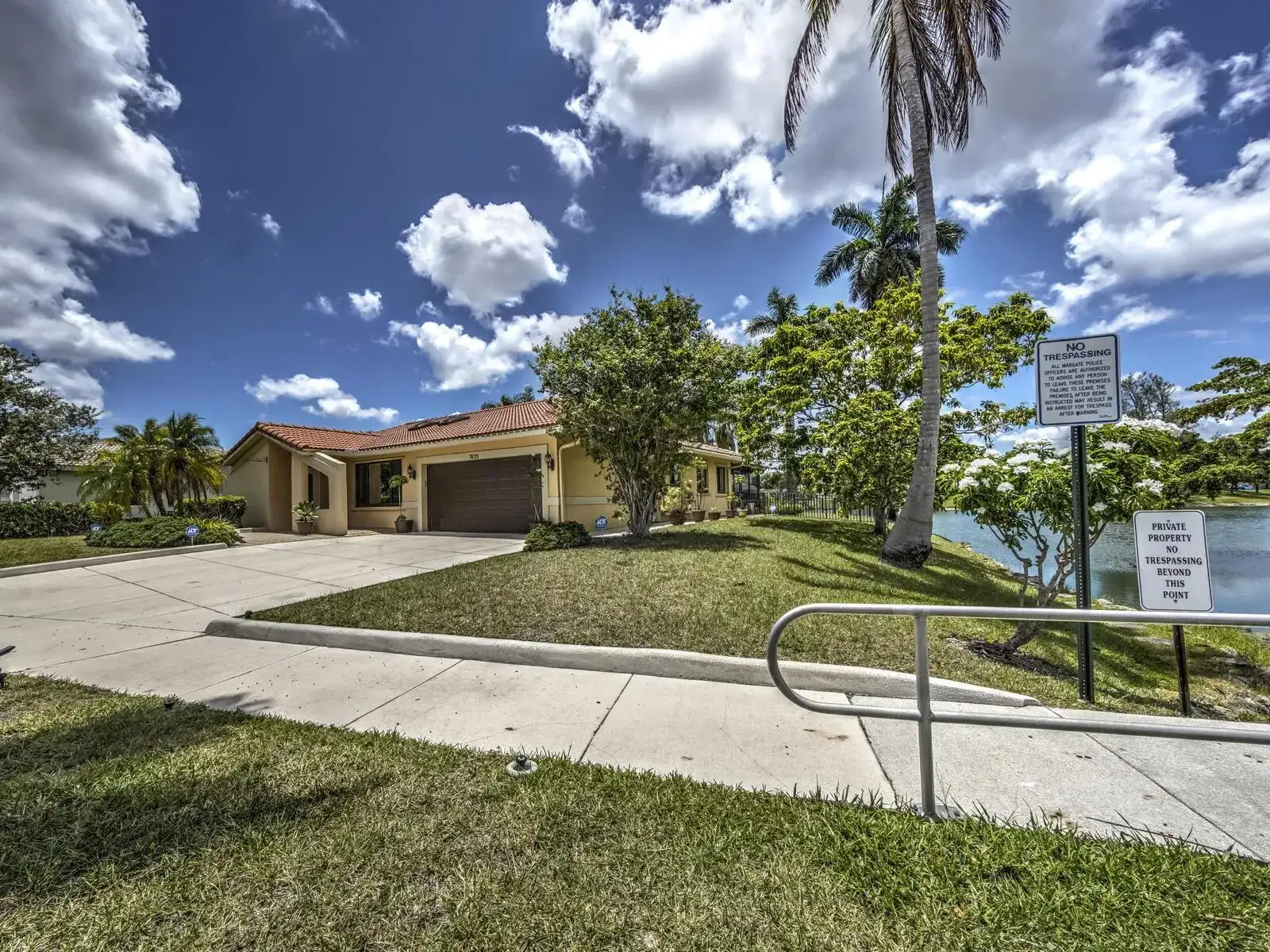 7625 Sunflower Drive, Margate FL 33063 photo 2