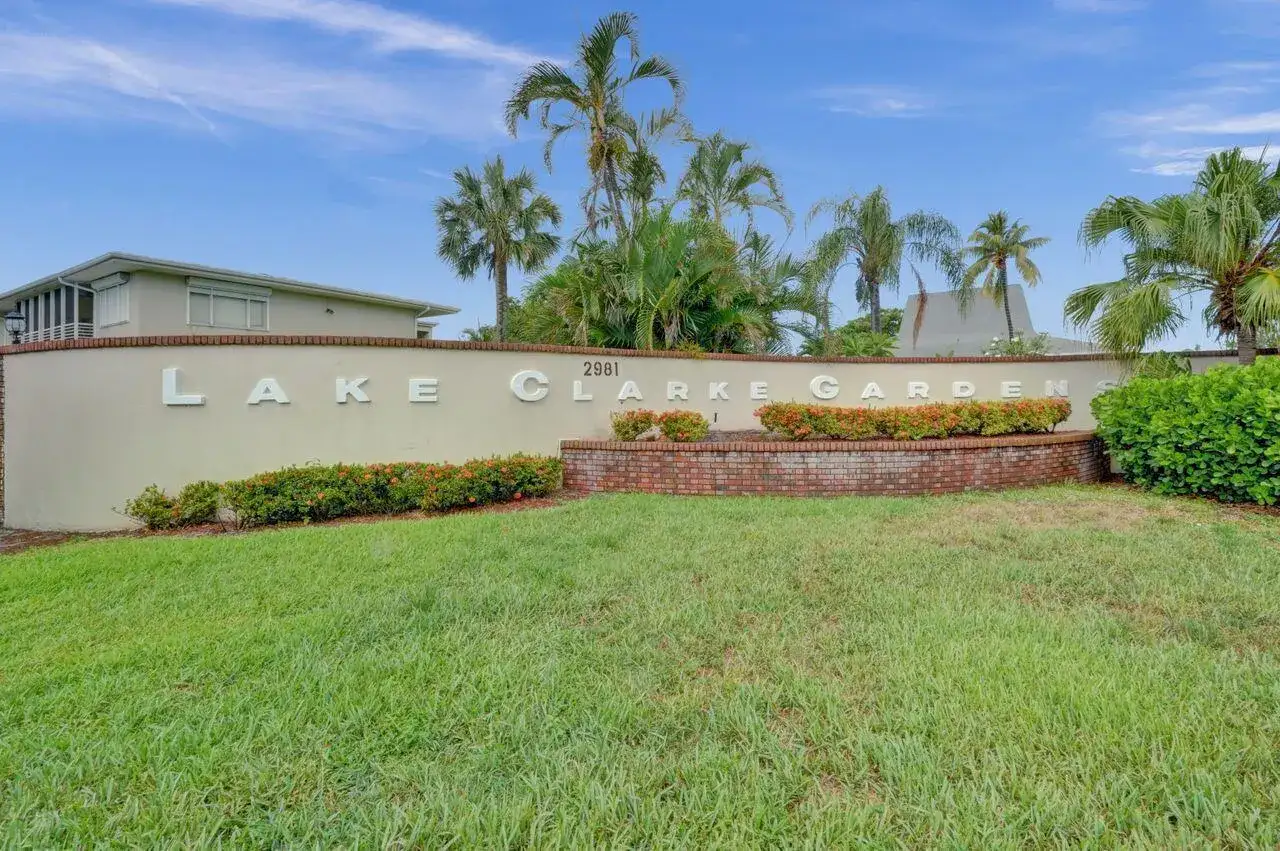 2812 S Garden Dr # 304, Lake Worth FL 33461 photo 2