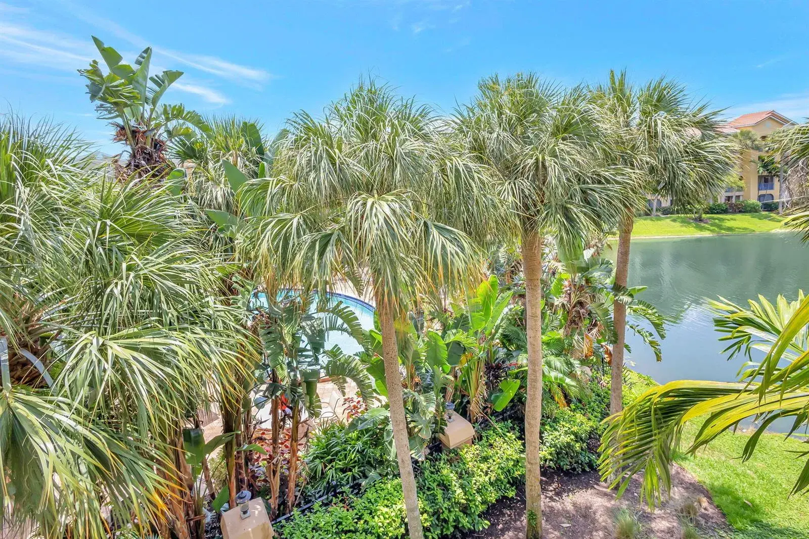 800 Uno Lago Drive # 302, Juno Beach FL 33408