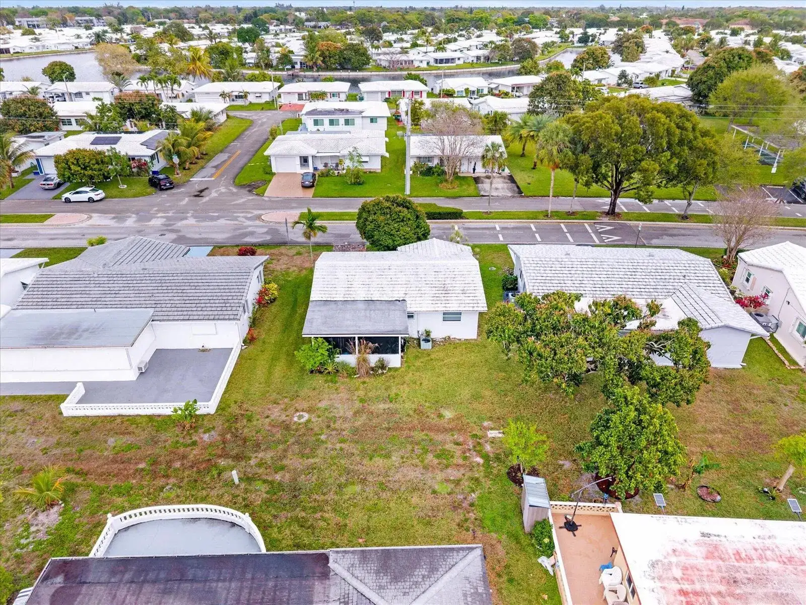 5713 NW 84th Terrace, Tamarac FL 33321 photo 2
