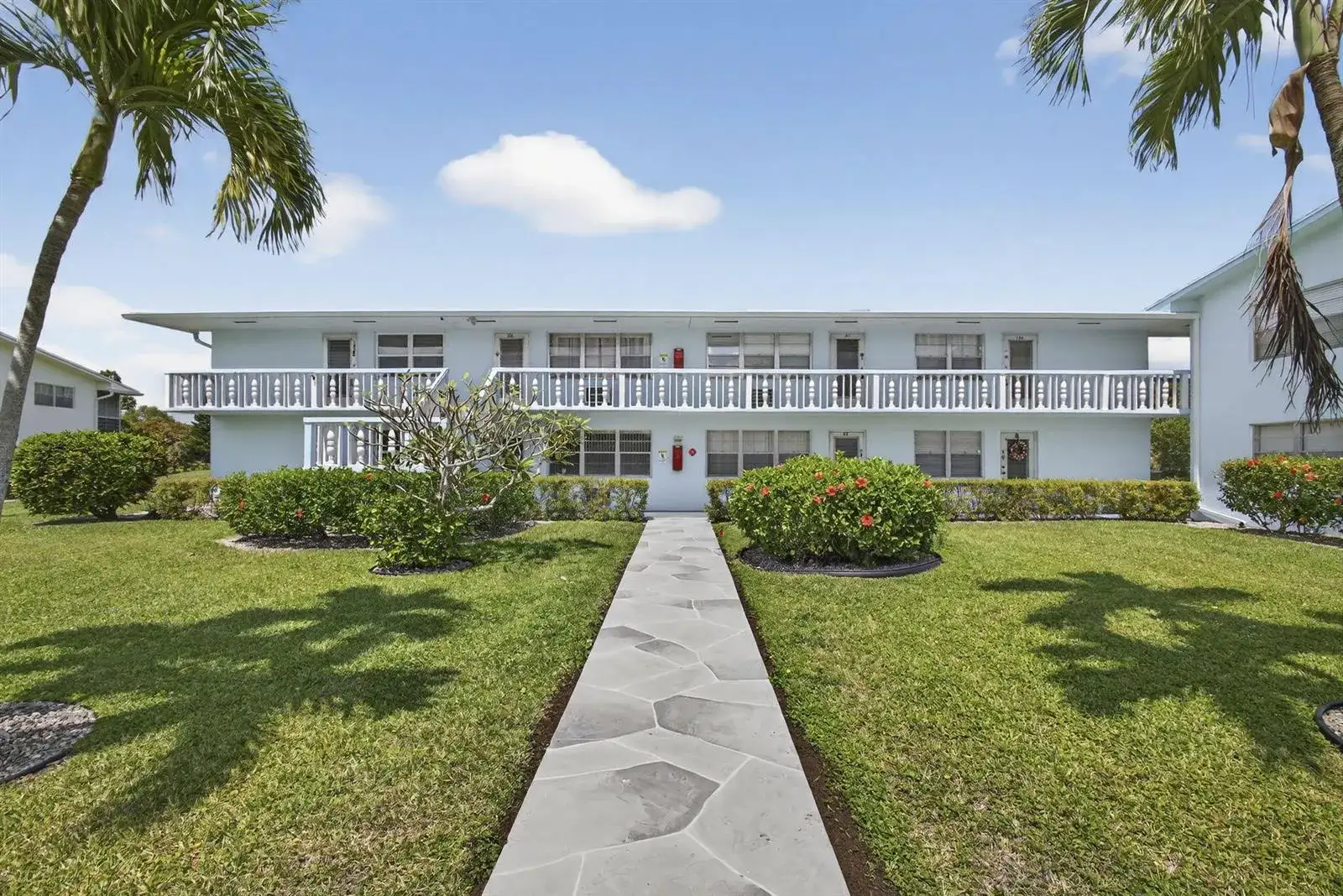 106 Camden E, West Palm Beach FL 33417 photo 3