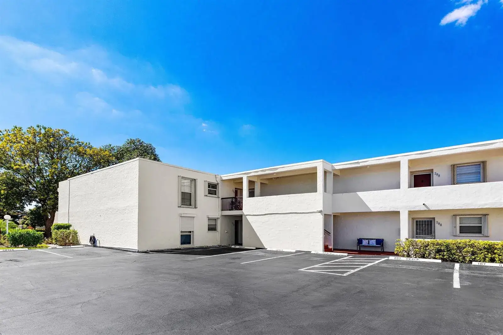 2561 Boundbrook Boulevard # 209, Palm Springs FL 33406