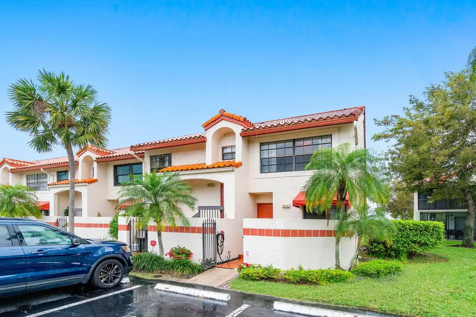 312 Liberty Court, Deerfield Beach FL 33442