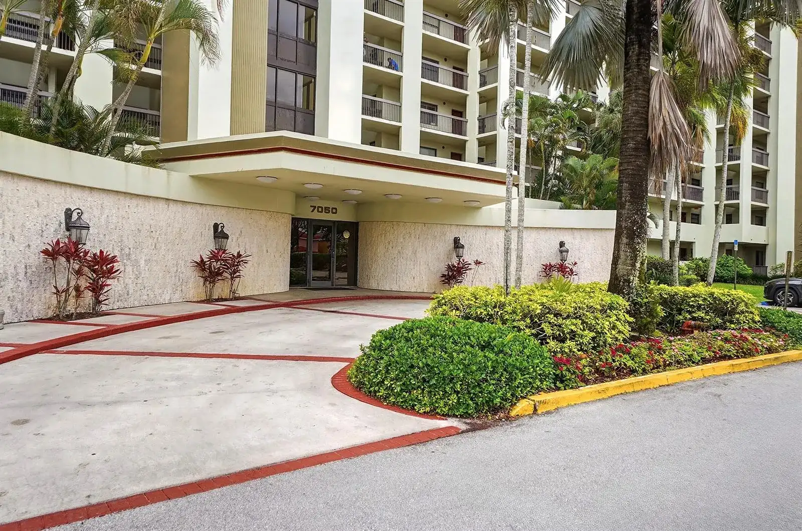 7050 NW 44th Street # 705, Lauderhill FL 33319 photo 3