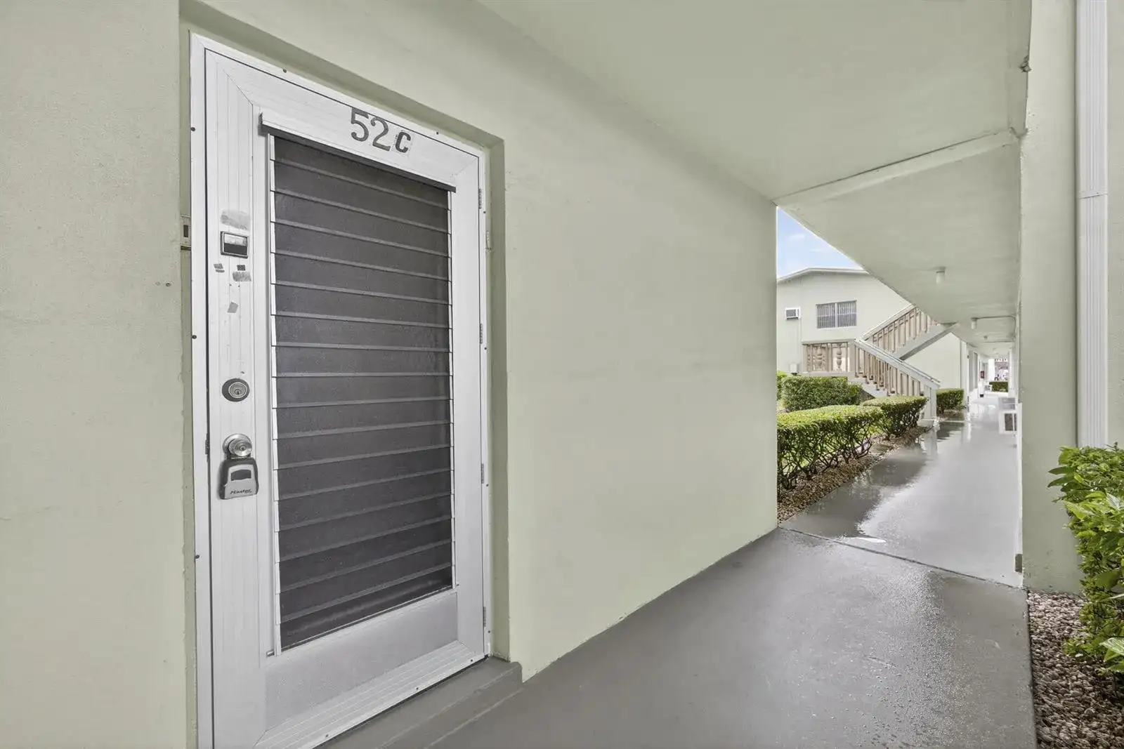 52 Norwich C, West Palm Beach FL 33417 photo 2