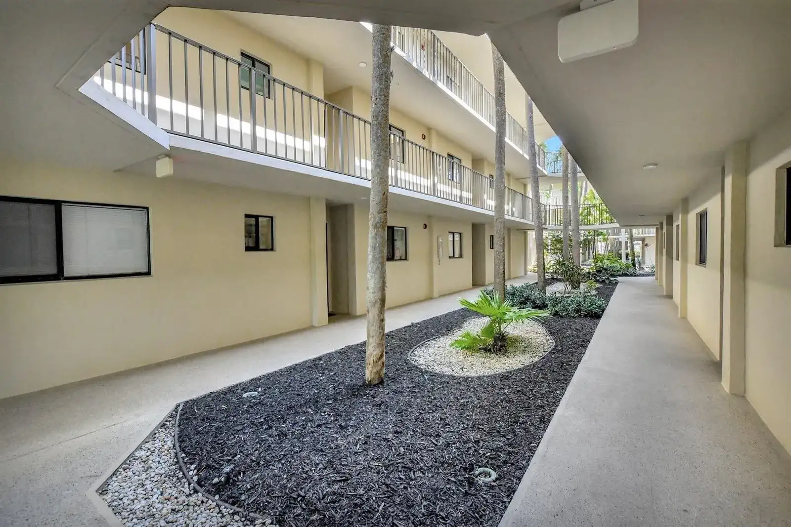 5340 Las Verdes Circle # 208, Delray Beach FL 33484 photo 2