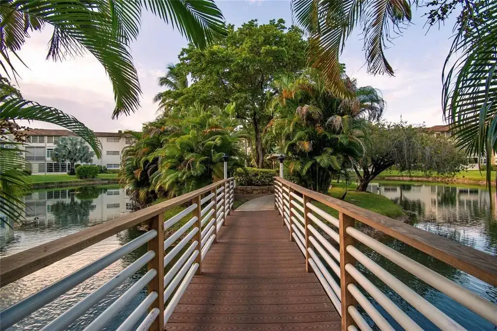 5171 W Oakland Park Boulevard # 207, Lauderdale Lakes FL 33313 photo 3