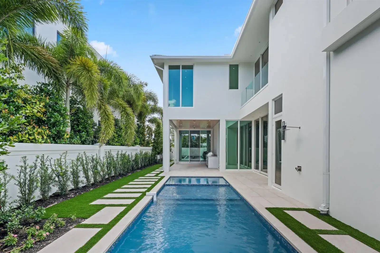 330 Grove Place, Delray Beach FL 33444 photo 2