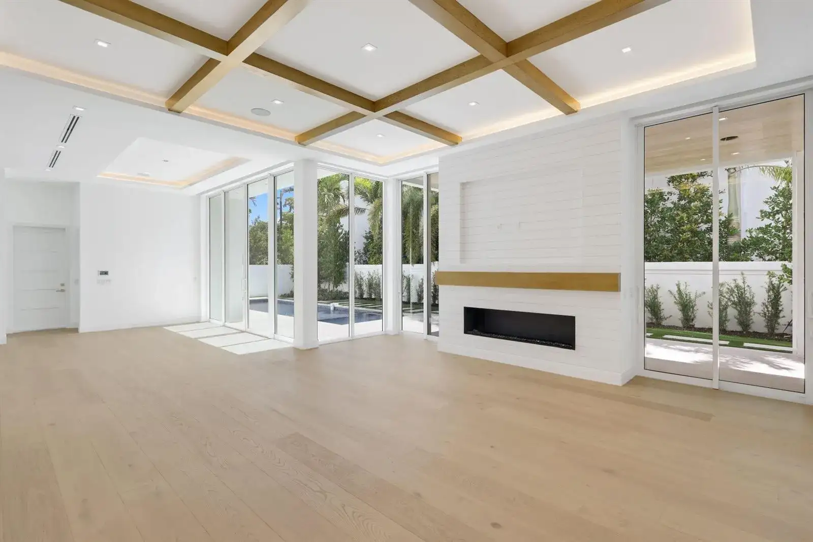 330 Grove Place, Delray Beach FL 33444 photo 5