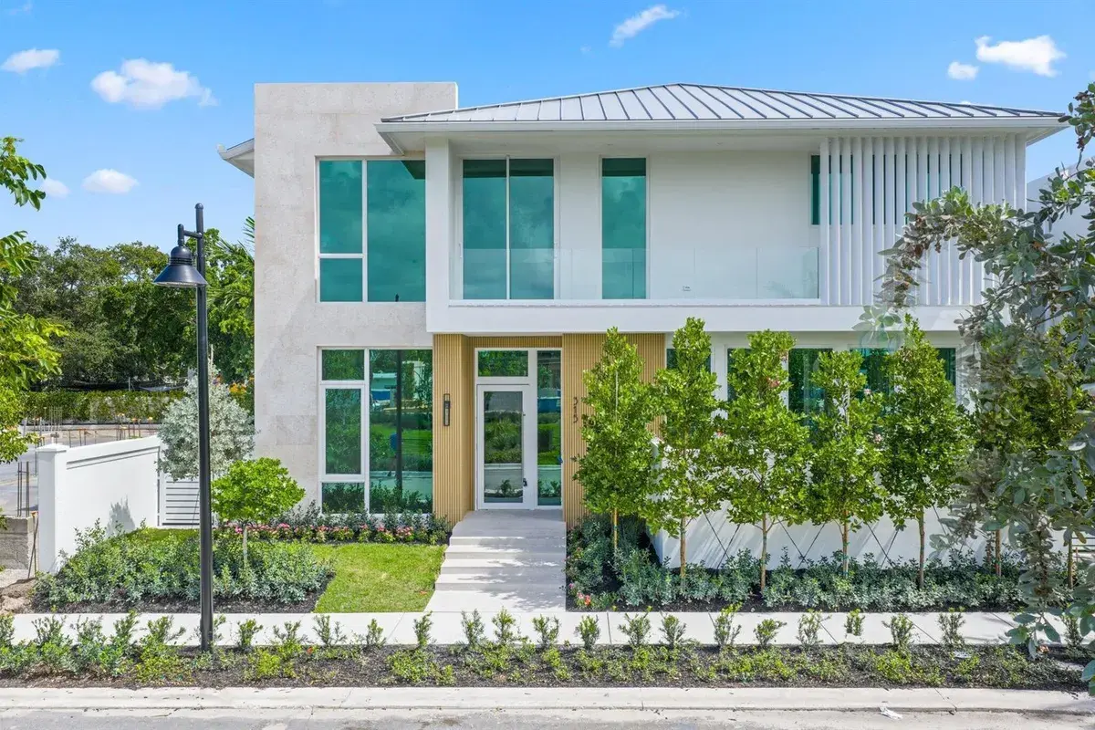 330 Grove Place, Delray Beach FL 33444
