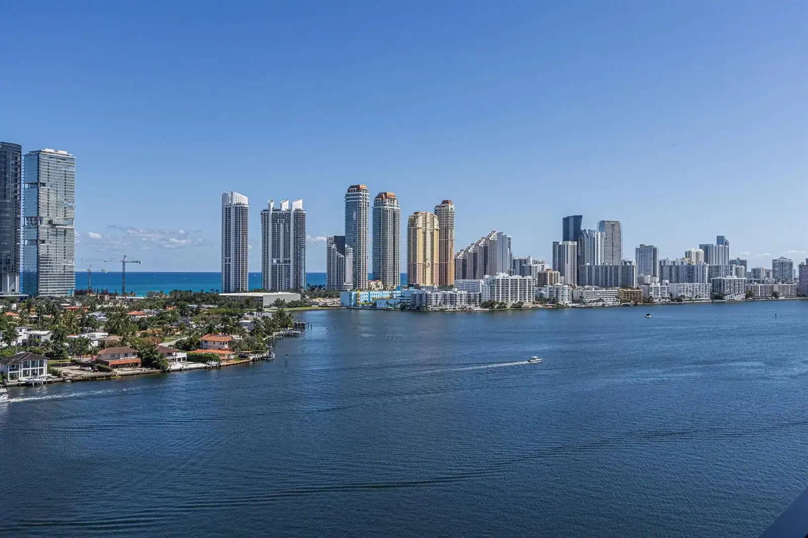 3600 Mystic Pointe Drive, Aventura FL 33180 photo 2