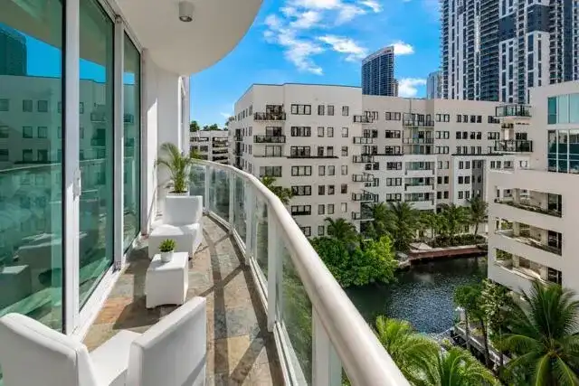 111 SE 8th Avenue # 705, Fort Lauderdale FL 33301