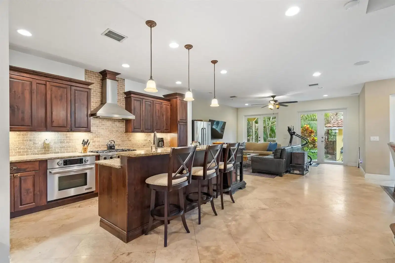 218 N Palmway, FL 33460 photo 5