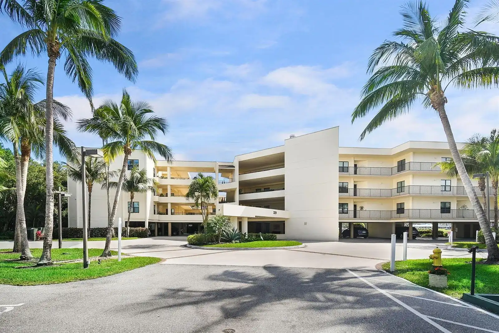 221 NE Plantation Road # 316, Hutchinson Island FL 34996