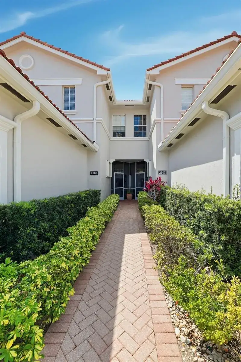 2101 Wingate Bend, Wellington FL 33414 photo 2
