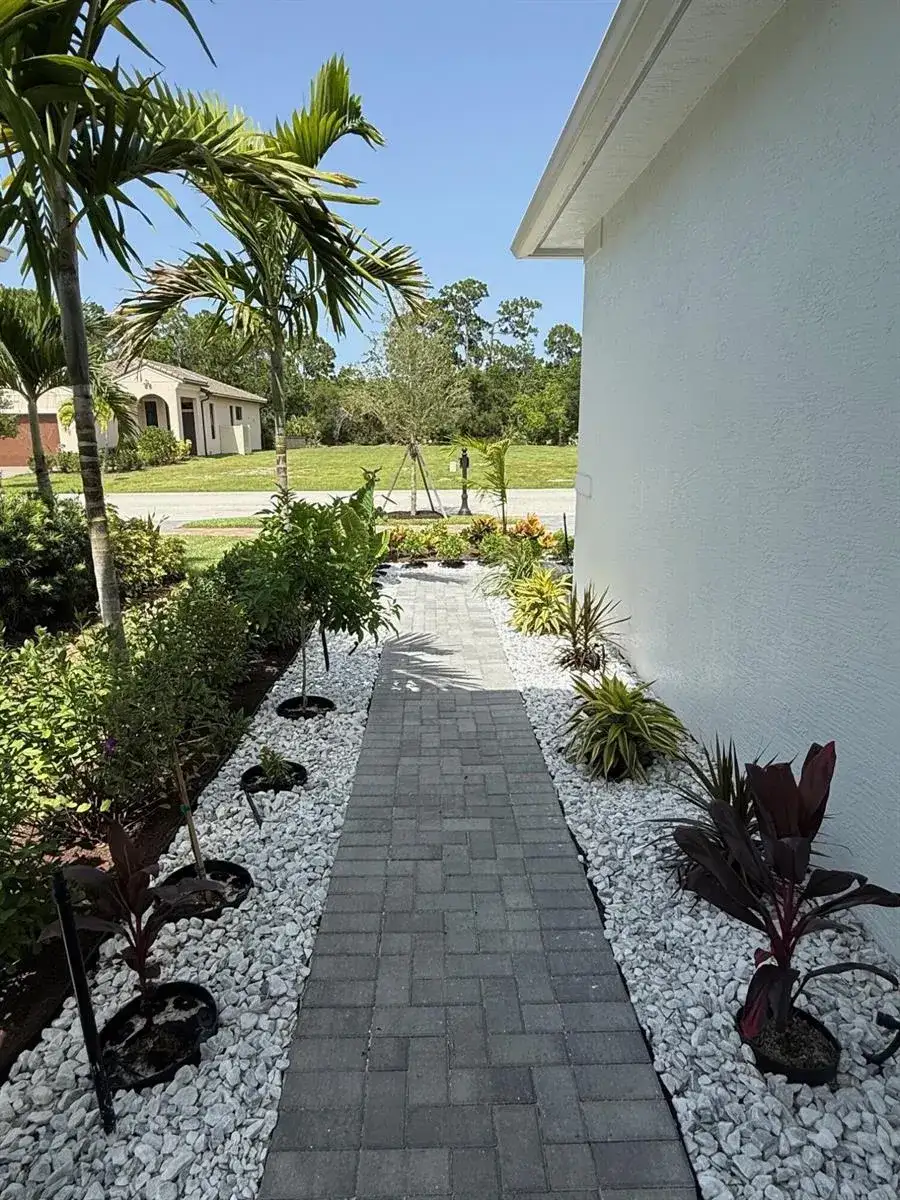 187 SE Via Sangro, Port St. Lucie FL 34952 photo 4