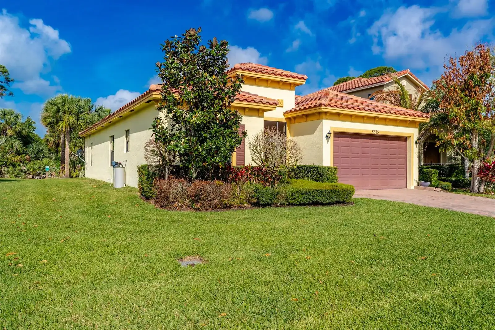 5585 40th Avenue, Vero Beach FL 32967 photo 2